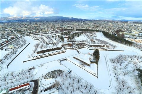 五稜郭公園（五稜郭タワー入場は別料金：おひとり1,200円）